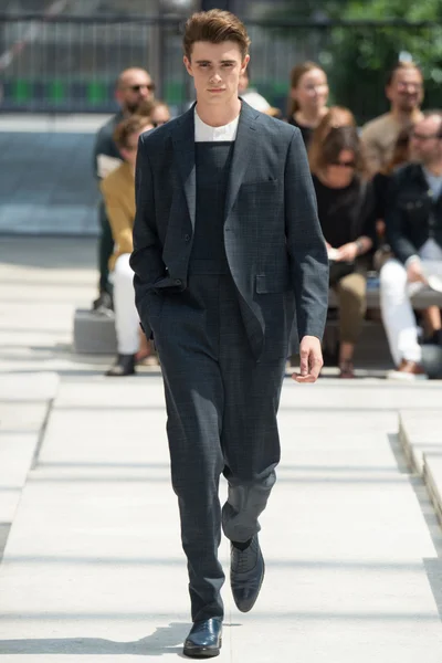 Look 36